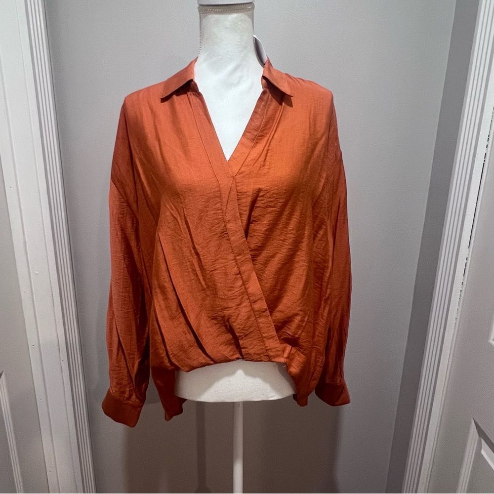 NWT Rachel Roy Women's Solid Long Sleeve Wrap Front Top oversized size medium - Picture 2 of 8